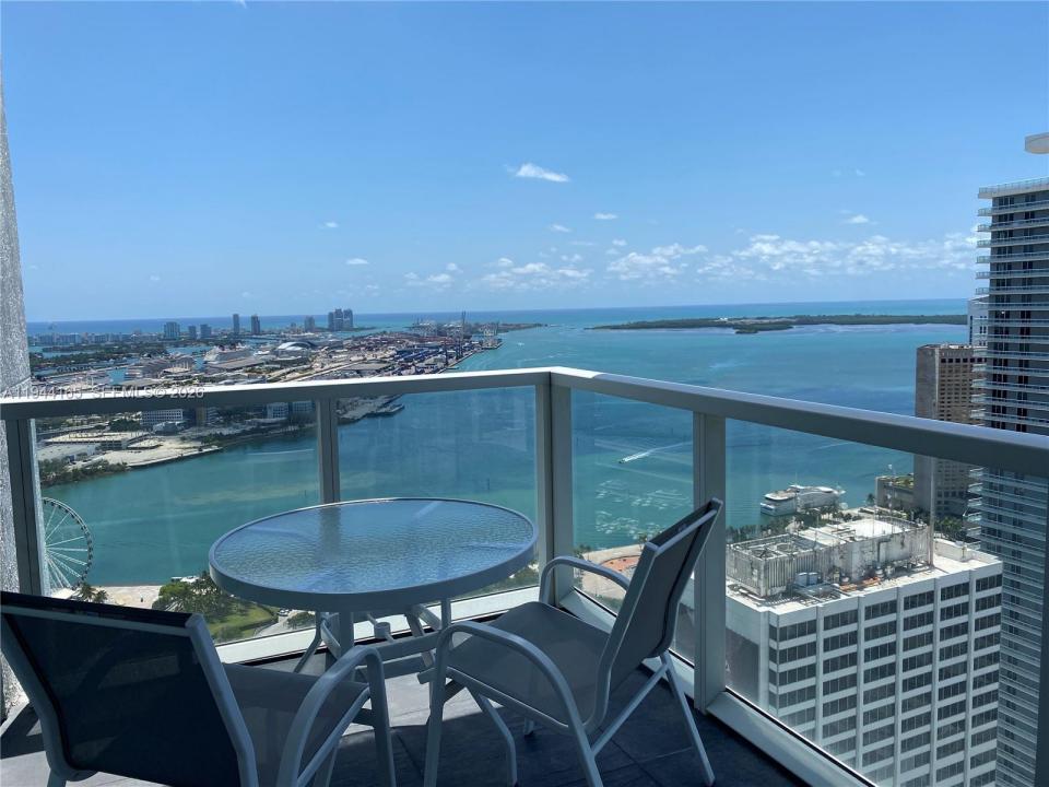 253 NE 2nd St 4608, Miami, Flórida 33132, Estados Unidos