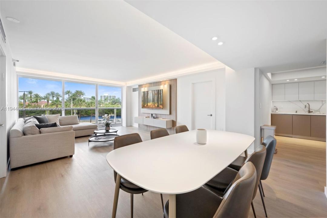 20505 E Country Club Dr 231, Aventura, Floryda 33180, USA