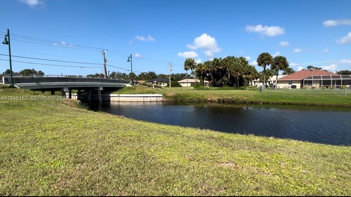 401 Rotonda Cr, Port Charlotte, Floride 33947, États-Unis