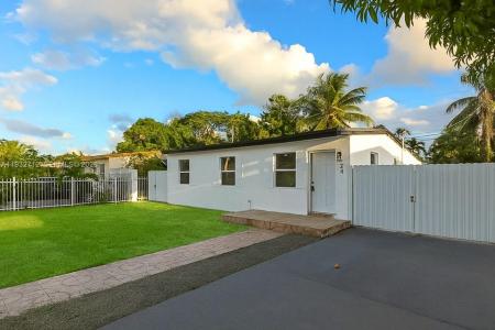 724 Burlington St, Opa-Locka, Florida 33054, USA