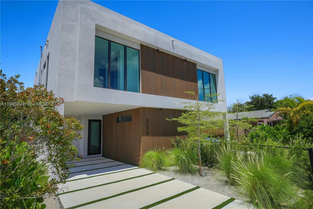 355 NW 50th St, Miami, Floryda 33127, USA