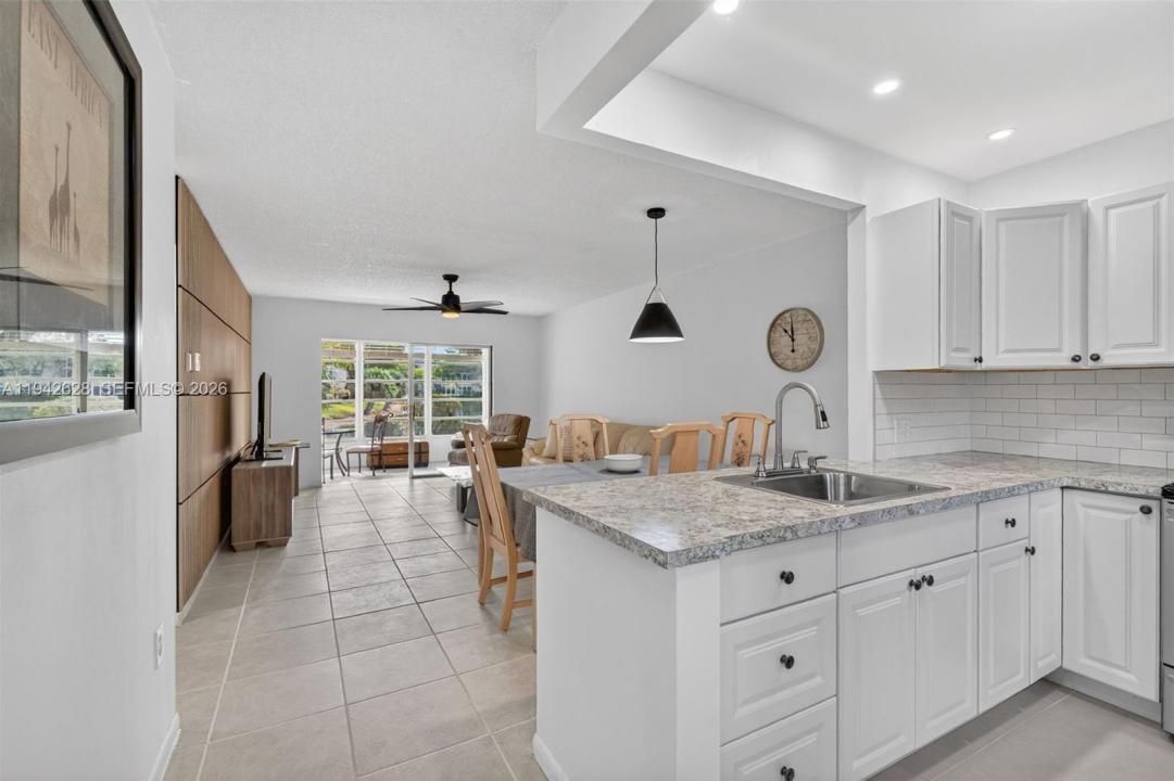 5000 NW 36th St 410, Lauderdale Lakes, Florida 33319, Stati Uniti