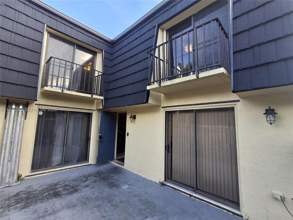 279 Woodland Rd, Palm Springs, Floride 33461, États-Unis