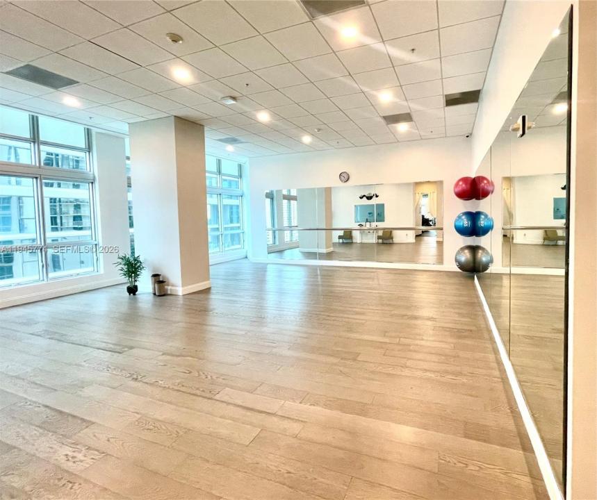 300 S Biscayne Blvd T-1803, Miami, Florida 33131, Stati Uniti