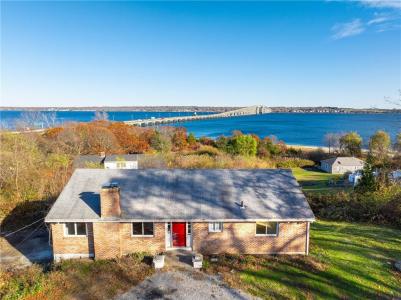 227 Fleetwood Drive, North Kingstown, RI 02874, USA