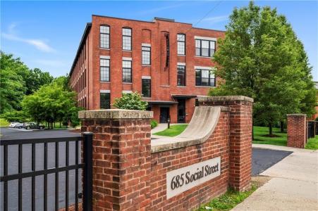 685 Social Street 115, Woonsocket, RI 02895, USA