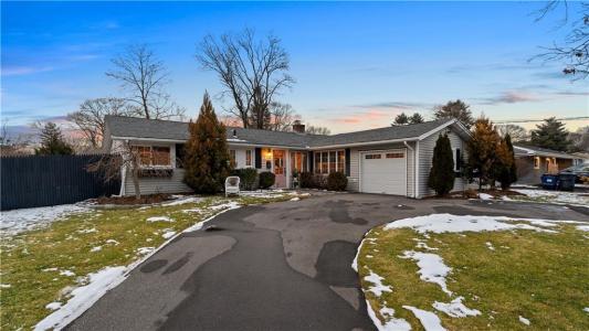 15 Shadbush Road, Warwick, RI 02888, USA