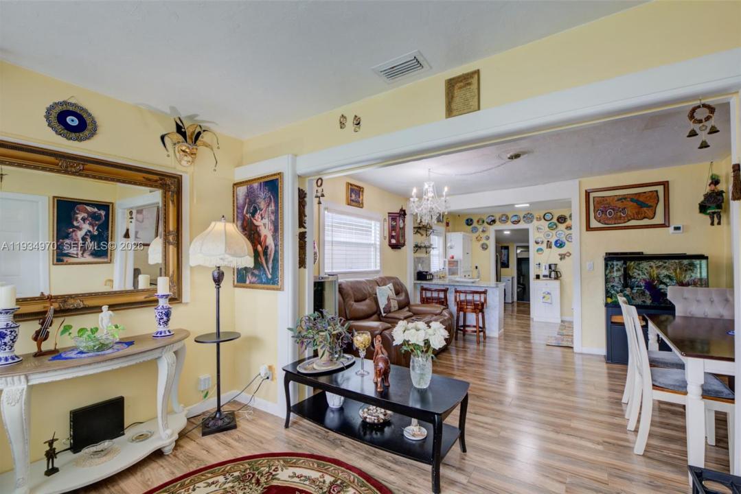 1911 NW 52nd St, Miami, Florida 33142, Stati Uniti
