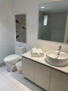 2602 E Hallandale Beach Blvd R2508, Hallandale Beach, Florida 33009, USA