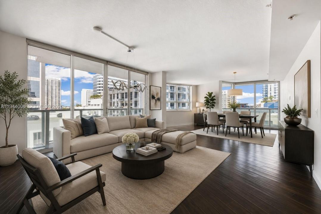 350 SE 2nd St 870, Fort Lauderdale, Florida 33301, USA