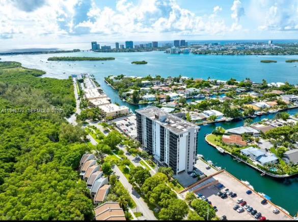 2640 NE 135th St 312, North Miami, Floride 33181, États-Unis