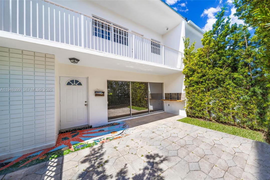 7412 GARY AV 7412, Miami Beach, Florida 33141, USA