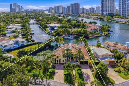 680 Golden Beach Dr, Golden Beach, Florida 33160