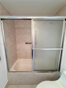 919 Hillcrest Dr 704, Hollywood, Florida 33021, USA