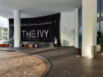 90 SW 3rd St 3706, Miami, Florida 33130, USA