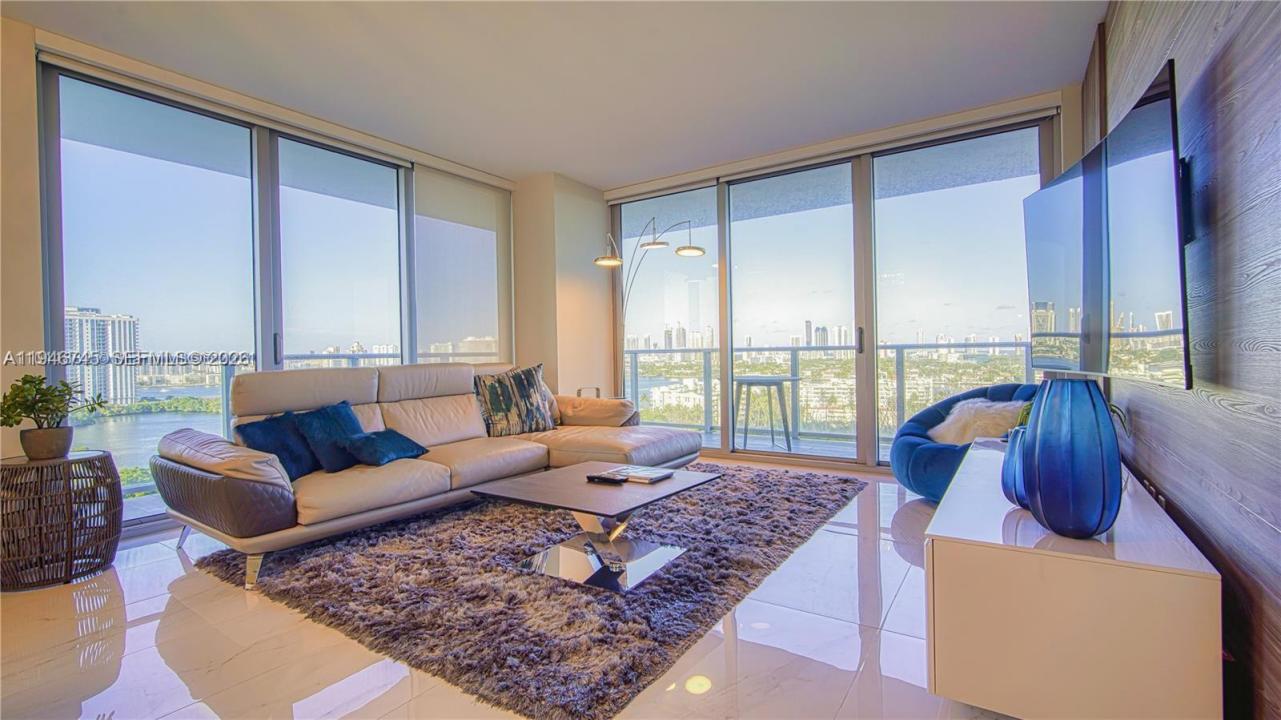 16385 Biscayne Blvd 1415, North Miami Beach, 플로리다 33160, 미국