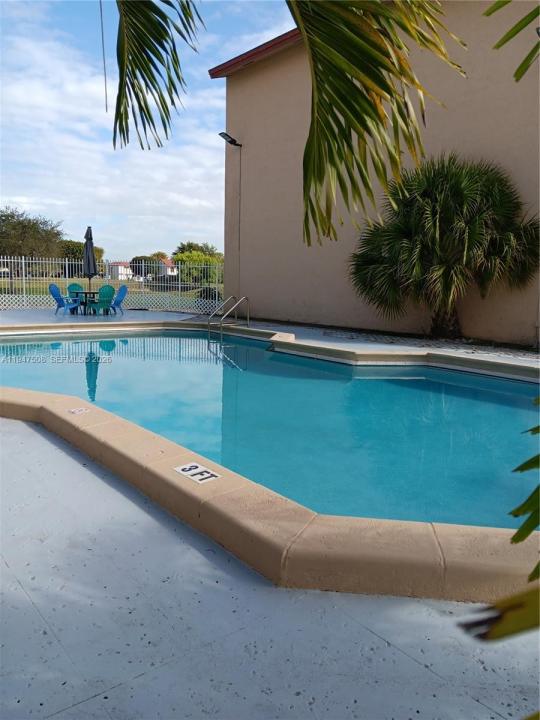 271 W Park Dr 1-7, Miami, Florida 33172, USA