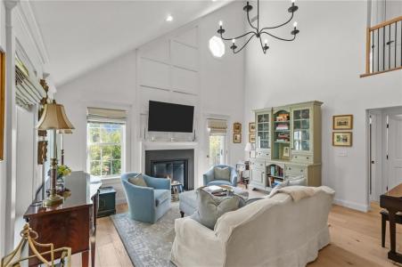 310 Corey Lane, Middletown, RI 02842, USA