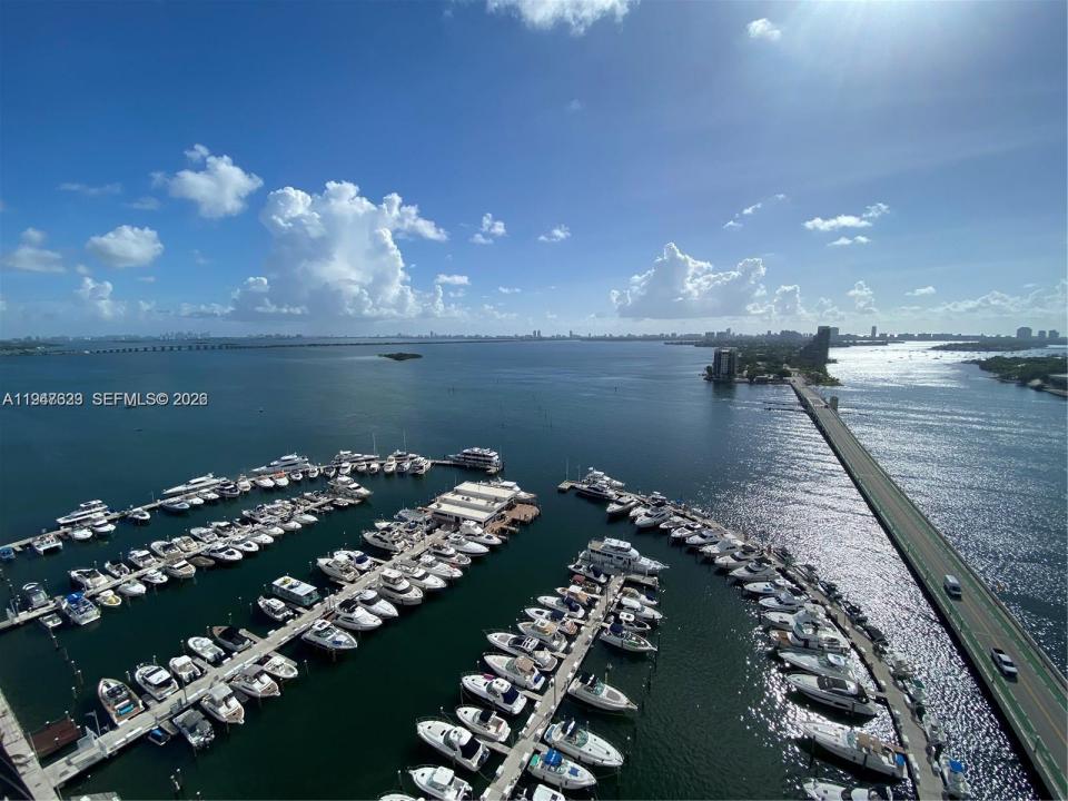 555 NE 15th St 24B, Miami, Florida 33132, Stati Uniti