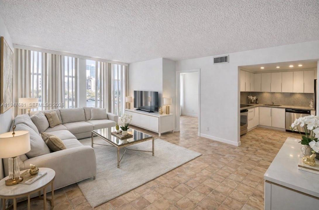 801 Three Islands Blvd 411, Hallandale Beach, Floride 33009, États-Unis