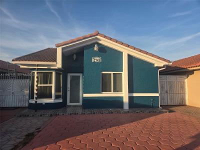 2749 W 73rd Pl, Hialeah, Florida 33016, USA
