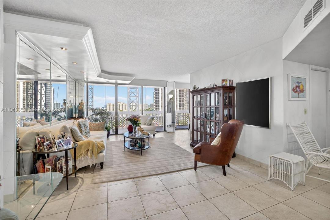 19355 Turnberry Way 8L, Aventura, Floride 33180, États-Unis