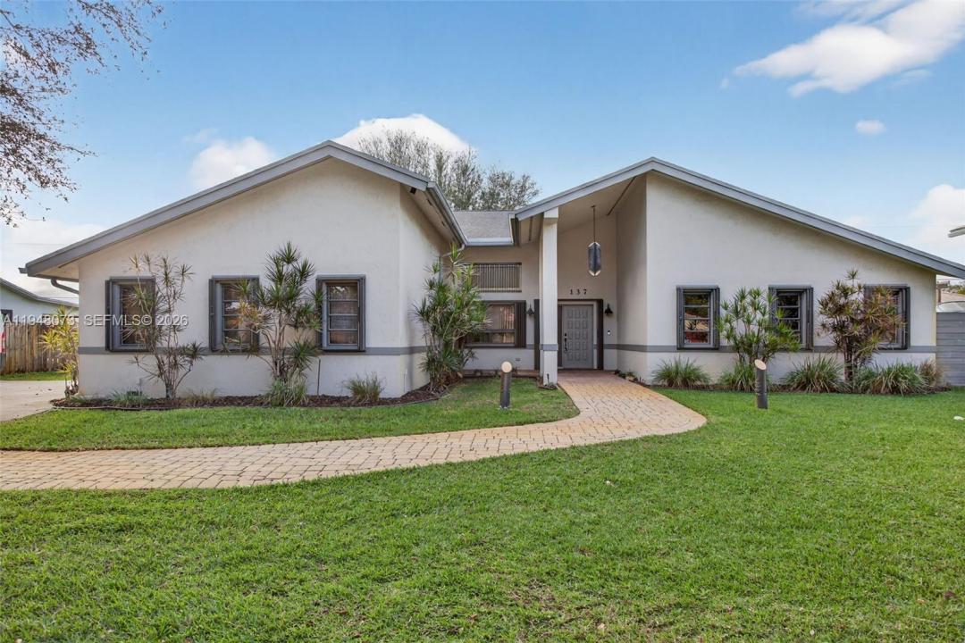 137 E Palm Dr, Margate, Florida 33063