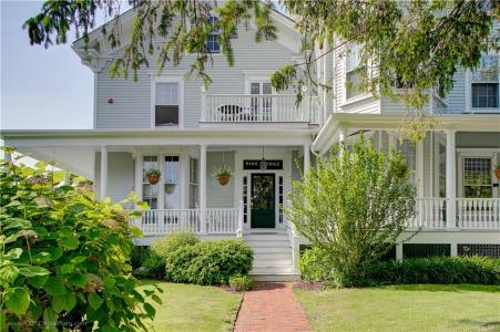 32 Catherine Street B, Newport, RI 02840, USA