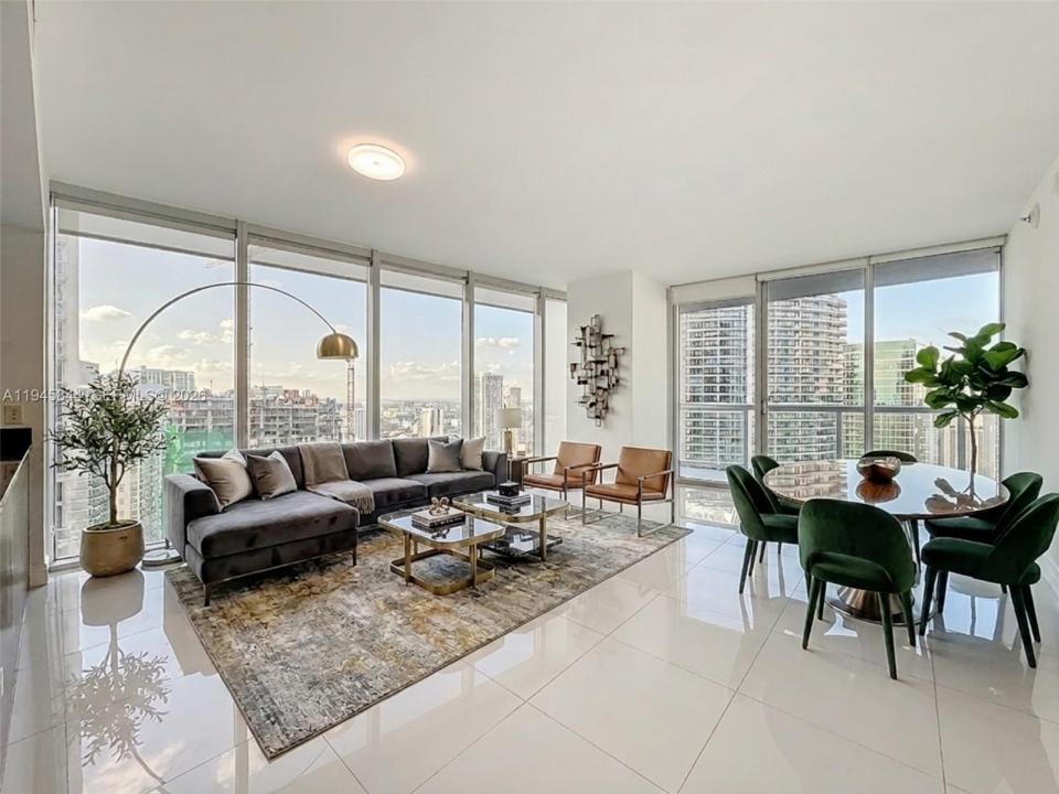 475 Brickell Ave 4215, Miami, Florida 33131, Stati Uniti