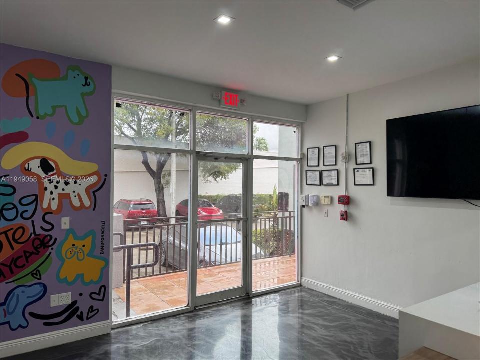 8347 NW 36th St, Doral, Floryda 33166, USA