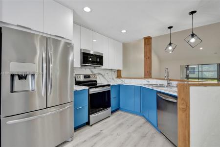 155 Love Cres, Royal Palm Beach, Florida 33411, Estados Unidos