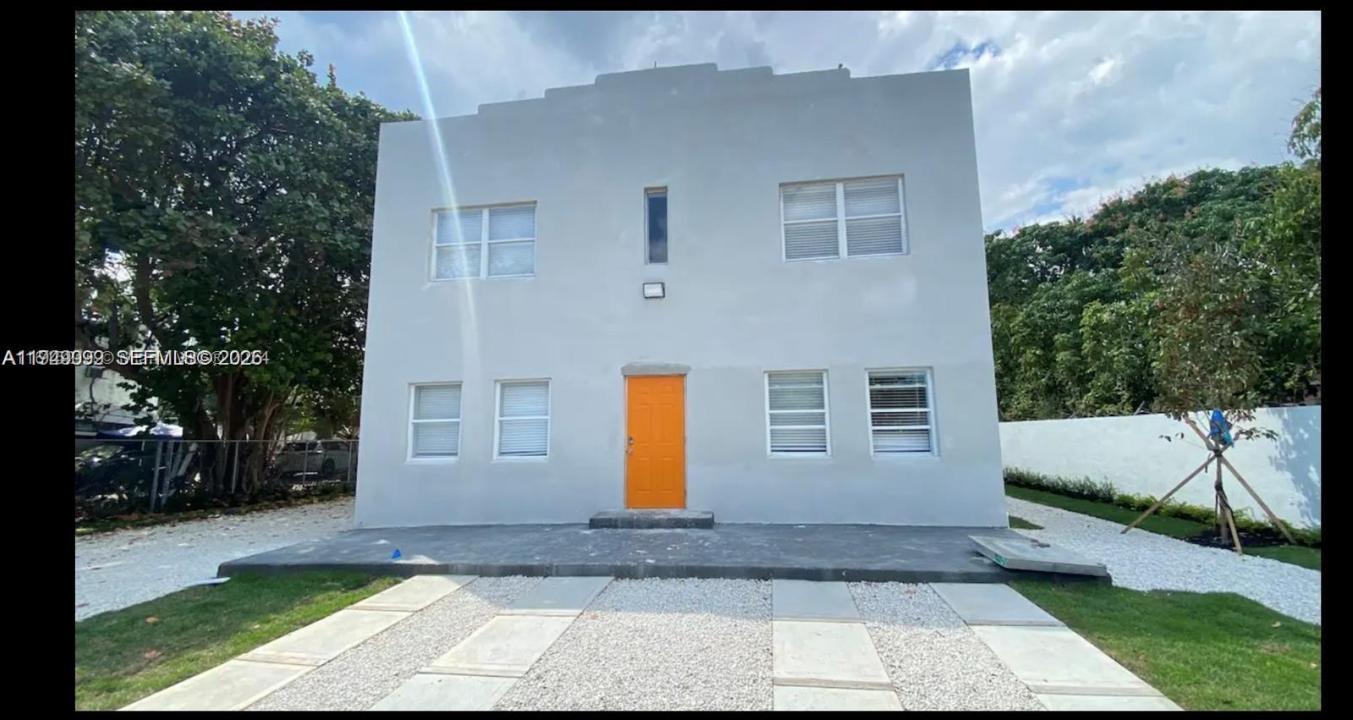 6828 NW 3rd Ave 1, Miami, Florida 33150, USA