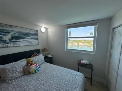 5880 Collins Ave 705, Miami Beach, Florida 33140, USA