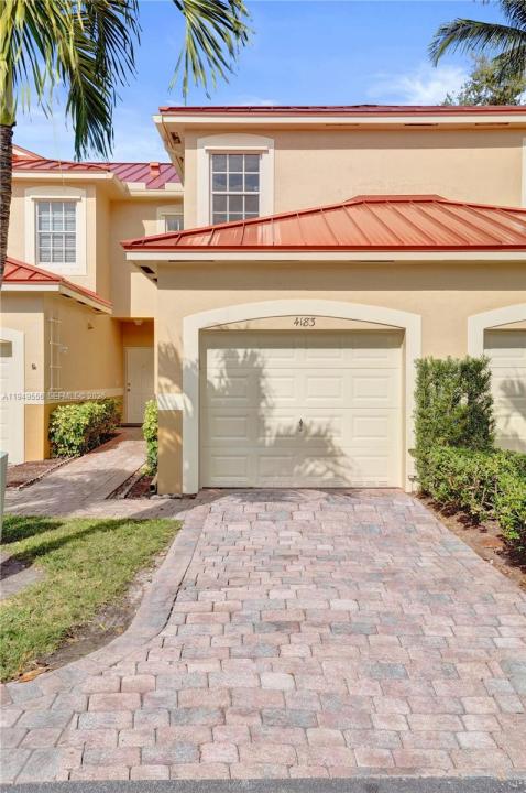 4183 Crystal Lake Dr, Deerfield Beach, Florida 33064, Stati Uniti