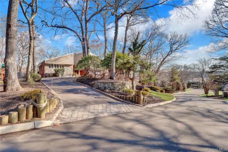 2 Riverview Terrace, Smithtown, نيويورك 11787, الولايات المتحدة