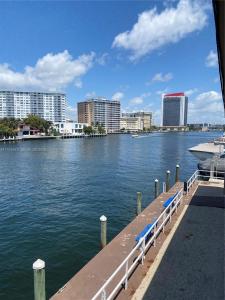 1965 S Ocean Dr 3H, Hallandale Beach, Florida 33009, USA