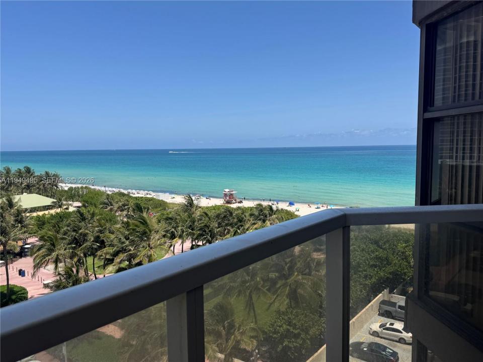 6423 Collins Ave 809, Miami Beach, Florida 33141, USA