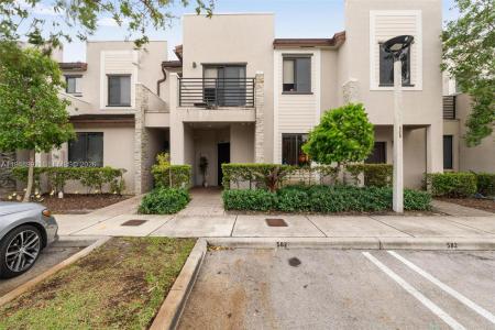 582 NE 207th St, Miami, Florida 33179, USA