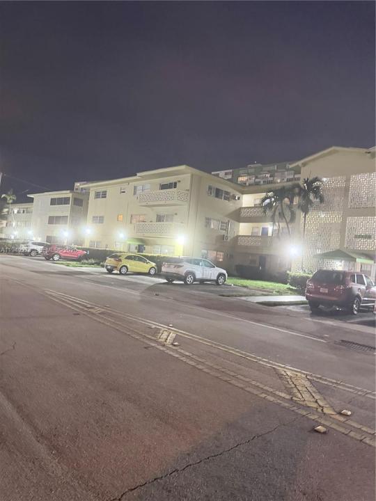 11930 NE 19th Dr 28, North Miami, פלורידה 33181, ארצות הברית של אמריקה