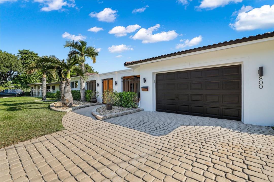 800 SE 3rd Ter, Pompano Beach, Florida 33060