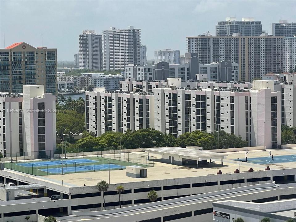 17021 N Bay Rd 603, Sunny Isles Beach, Florida 33160, USA