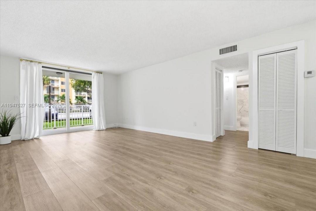 6960 Miami Gardens Dr 2-124, Hialeah, Floride 33015, États-Unis