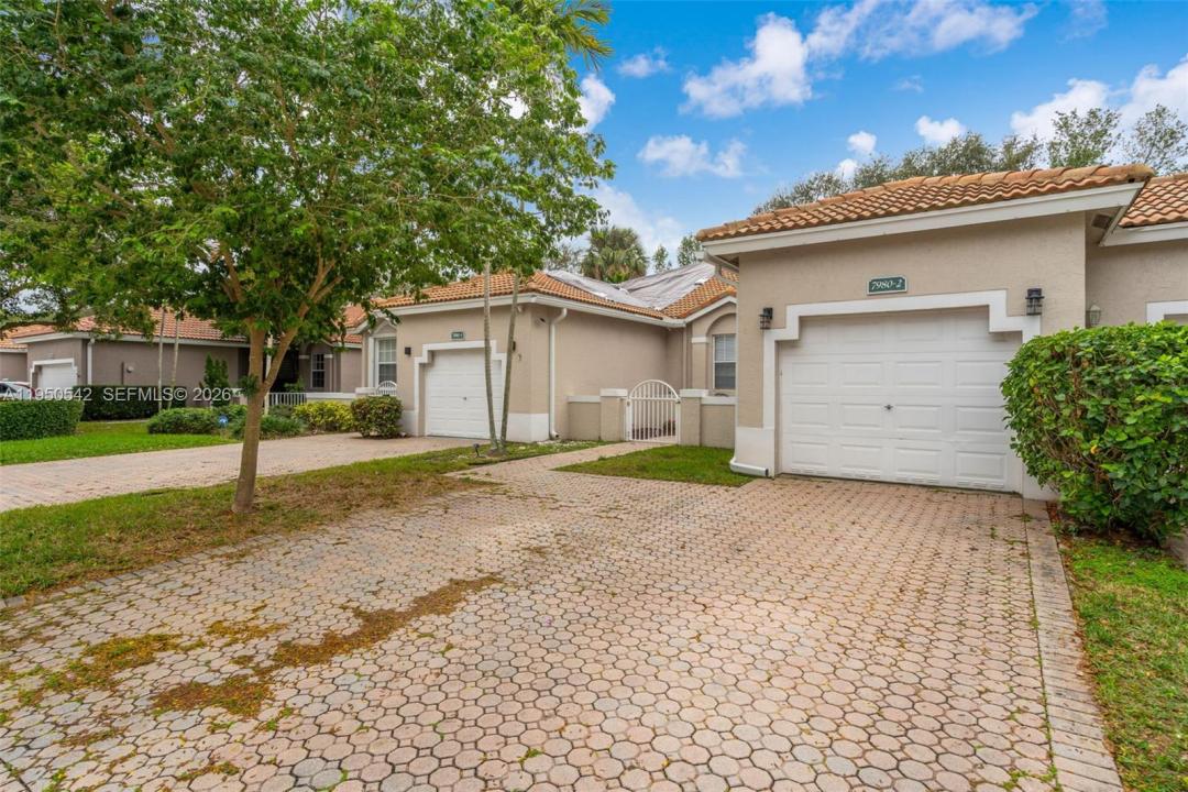 7980 S Aragon Blvd 2, Sunrise, Florida 33322, USA