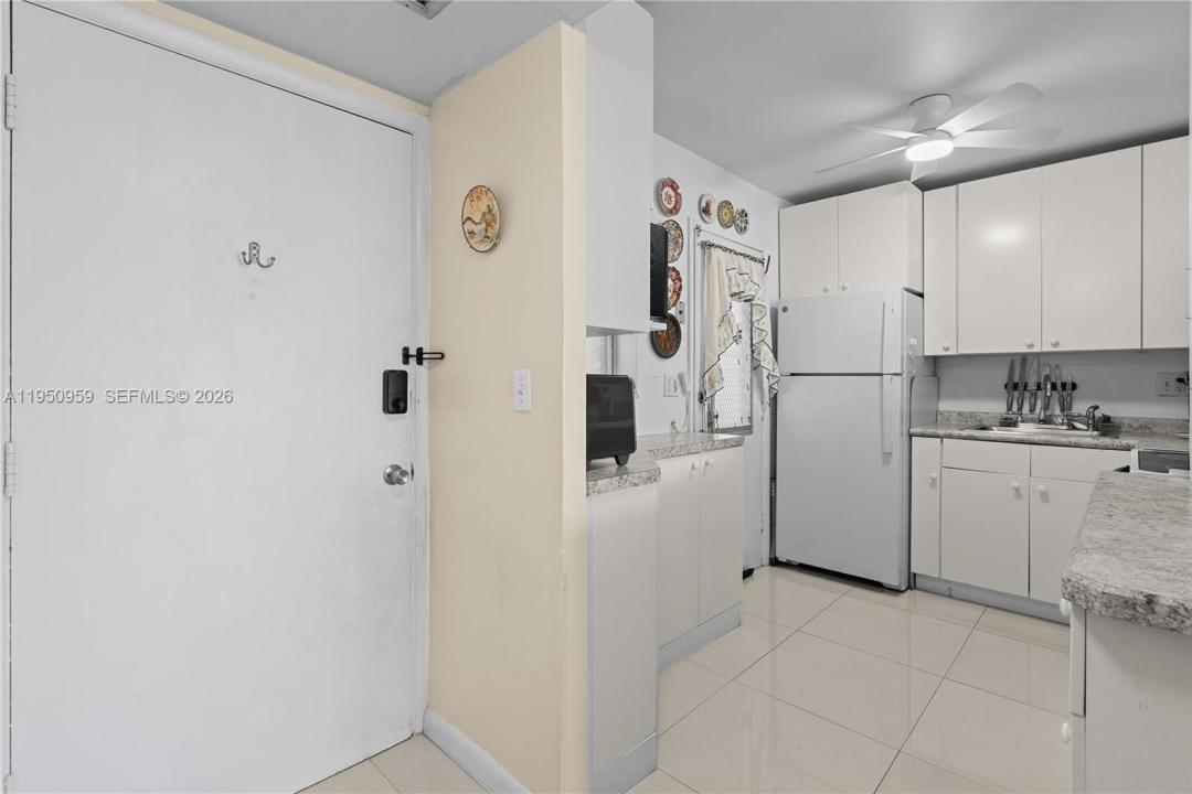 2930 Point East Dr E-407, Aventura, Florida 33160, Stati Uniti
