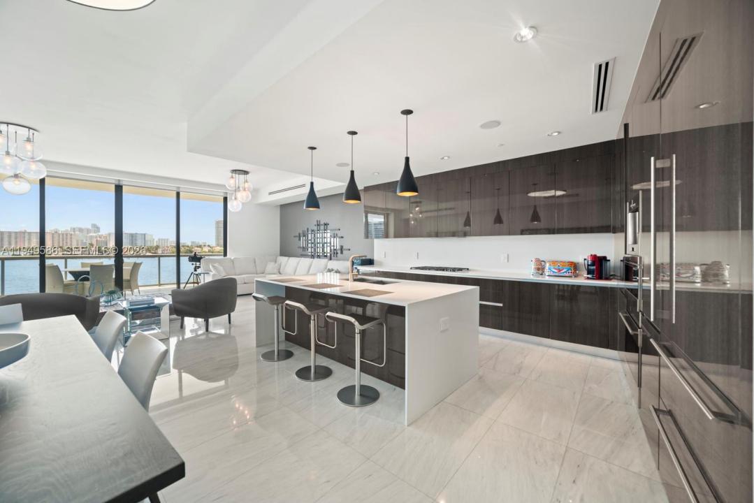 3300 NE 188th St 414, Aventura, Floride 33180, États-Unis