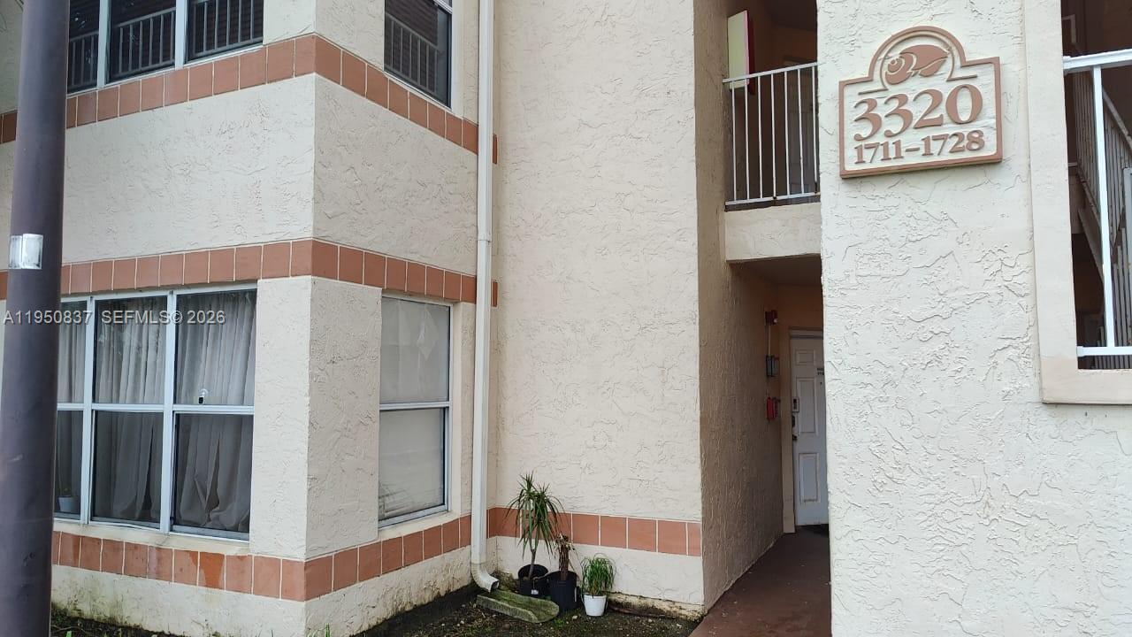 3320 N Pinewalk Dr N 1715, Margate, Flórida 33063, Estados Unidos