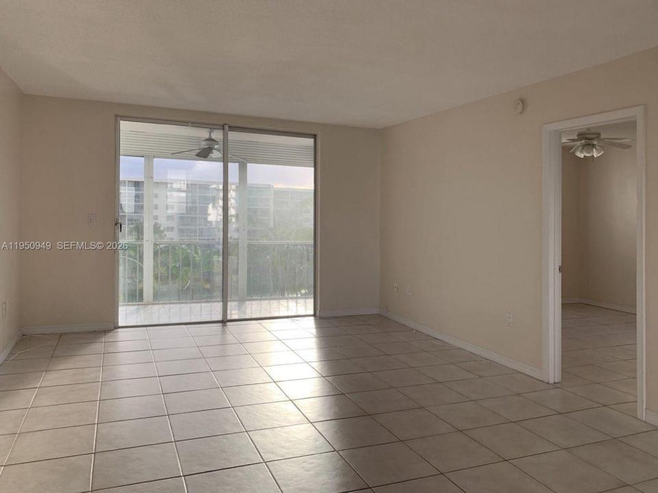 2855 Leonard Dr H404, Aventura, Florida 33160, USA
