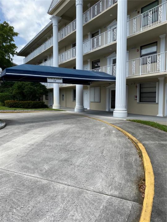 3521 Village Blvd 405, West Palm Beach, Florida 33409, Stati Uniti
