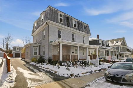 5 Dresser Street, Newport, RI 02840, USA