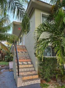 7025 Rue Granville, Miami Beach, Florida 33141